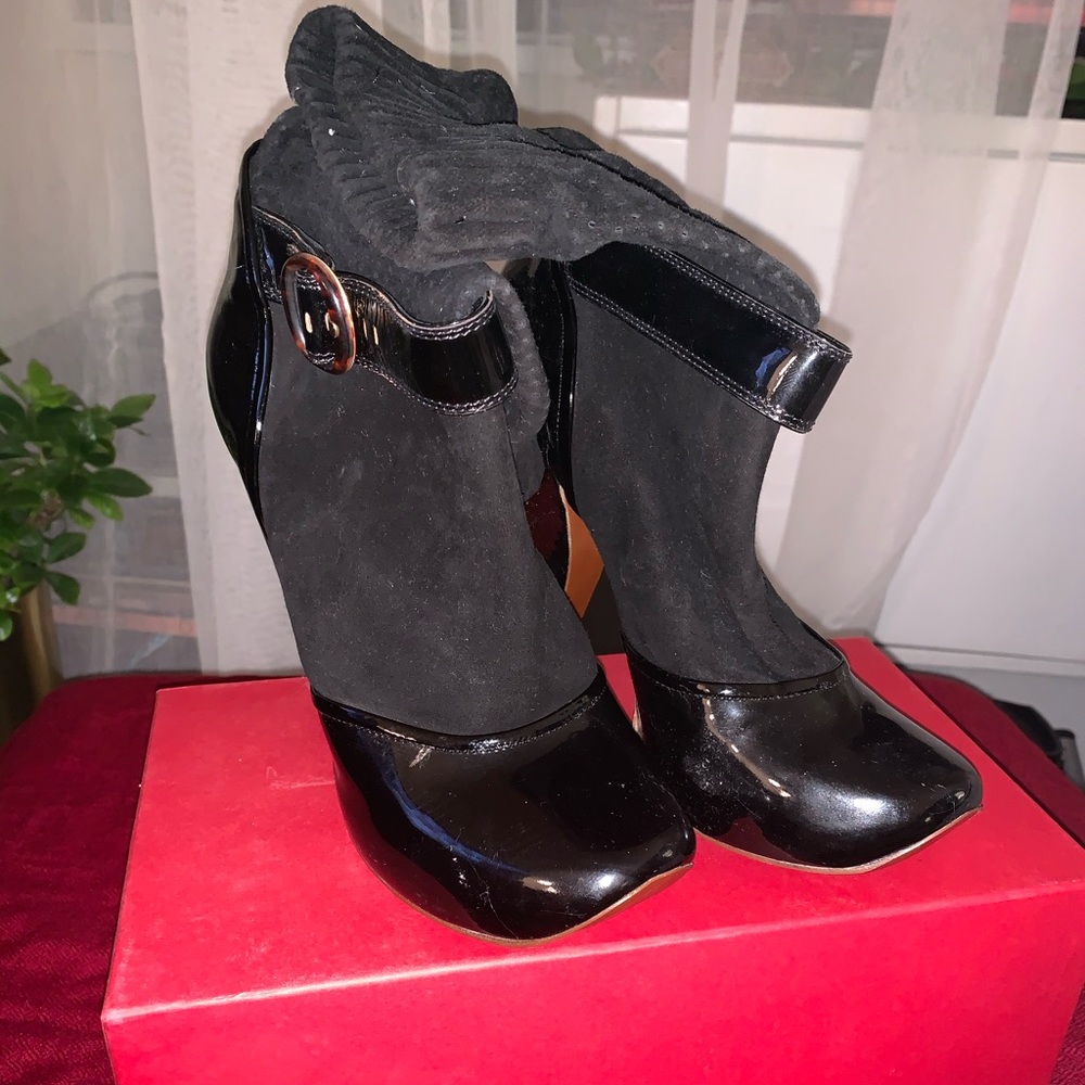 Vintage Marc Jacobs Booties * Like New